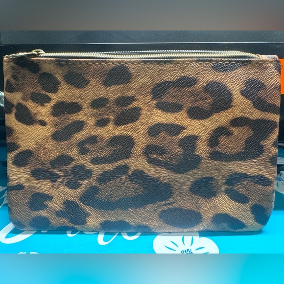 Ipsy Cheetah Pouch - Picture 2 of 3
